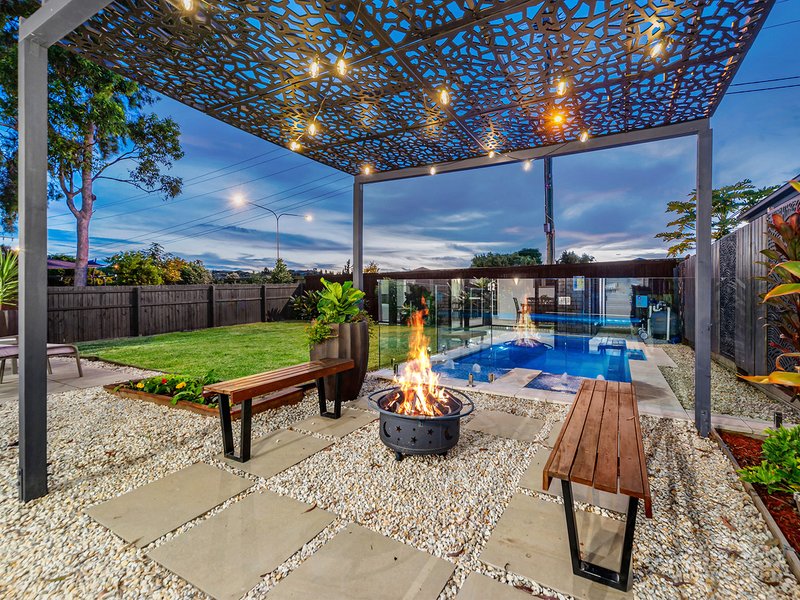 Photo - 5 Needham Place, Bridgeman Downs QLD 4035 - Image 3