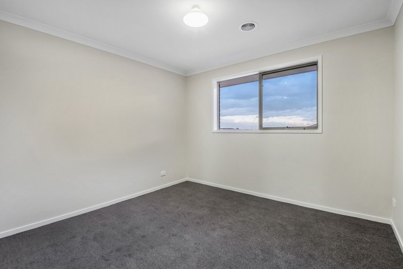 Photo - 5 Nethercote Street, Craigieburn VIC 3064 - Image 13