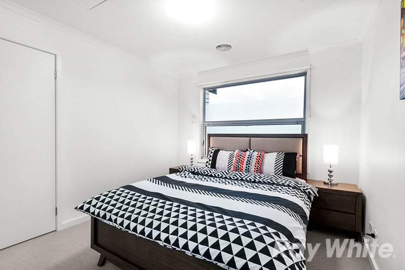 Photo - 5 Newcastle Drive, Mulgrave VIC 3170 - Image 6