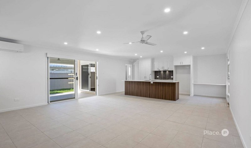 Photo - 5 Nichols Road, Kippa-Ring QLD 4021 - Image 6