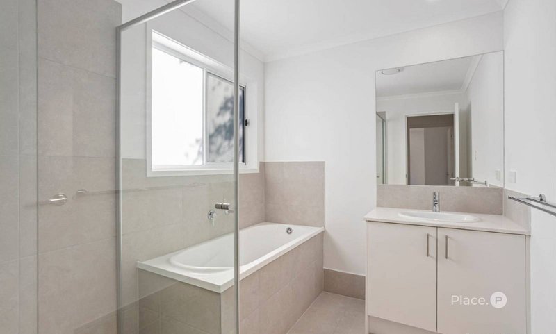 Photo - 5 Nichols Road, Kippa-Ring QLD 4021 - Image 14