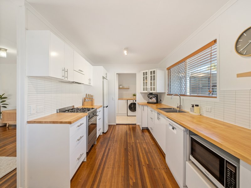 Photo - 5 Nicholson Court, Kippa-Ring QLD 4021 - Image 7