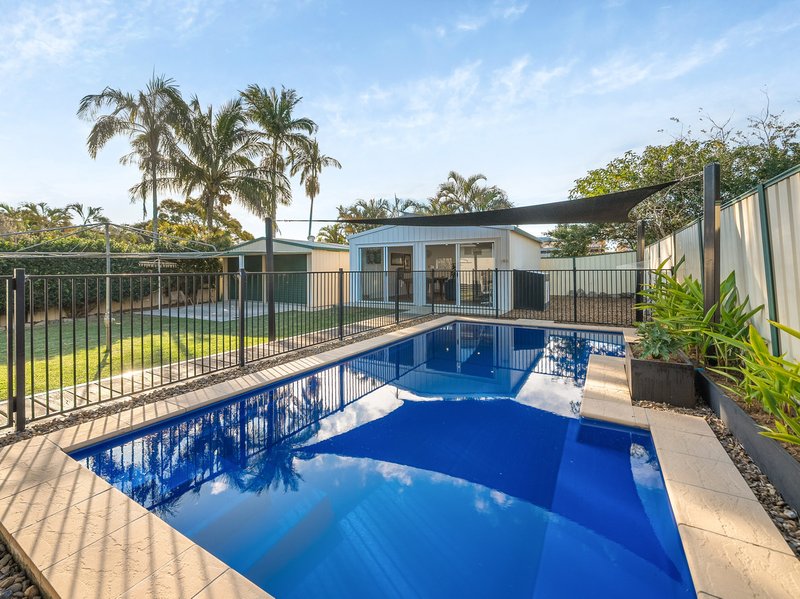 Photo - 5 Nicholson Court, Kippa-Ring QLD 4021 - Image 10