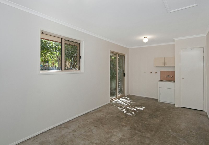 Photo - 5 Nicolis Court, Beenleigh QLD 4207 - Image 9