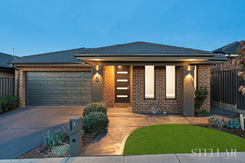 Photo - 5 Niseko Crescent, Pakenham VIC 3810 - Image 1