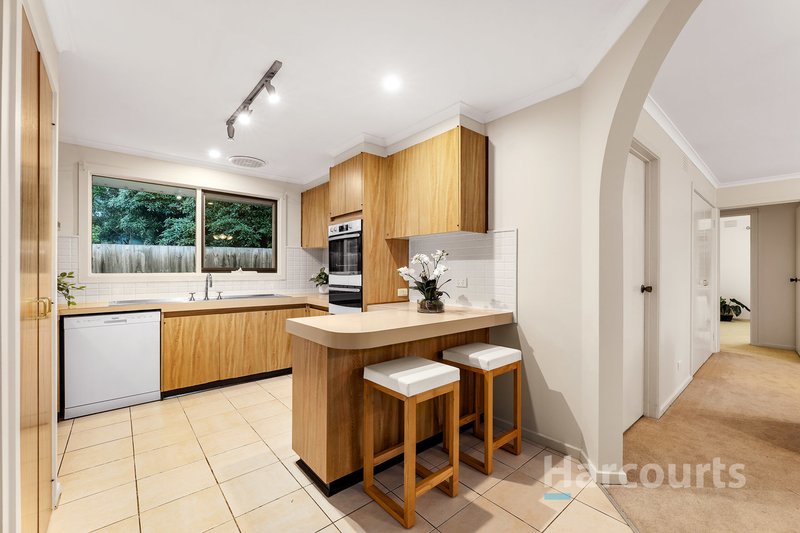 Photo - 5 Nizam Court, Wantirna VIC 3152 - Image 5