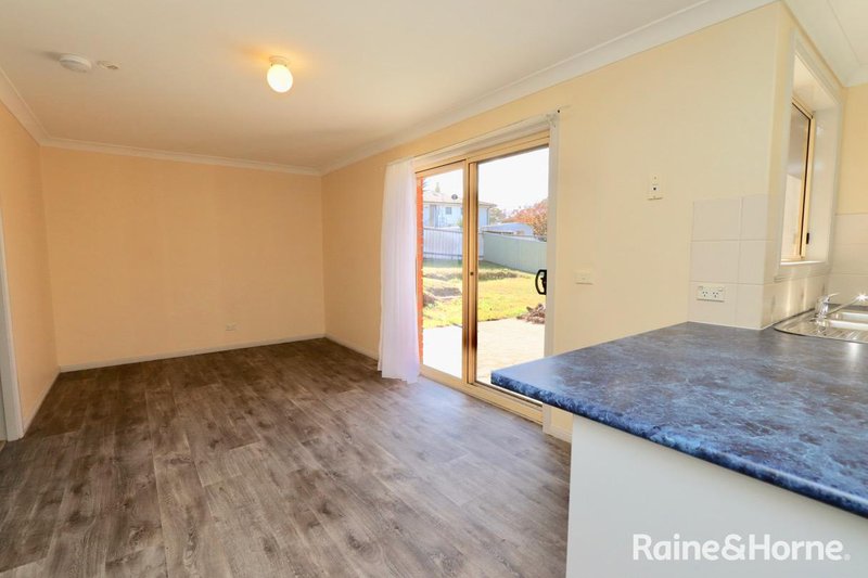 Photo - 5 Noble Place, Kelso NSW 2795 - Image 2