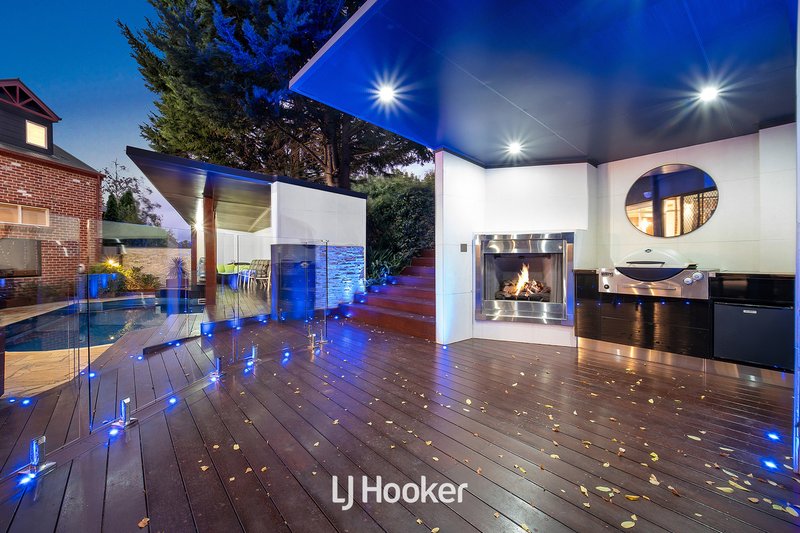 Photo - 5 Nolan Close, Narre Warren North VIC 3804 - Image 2