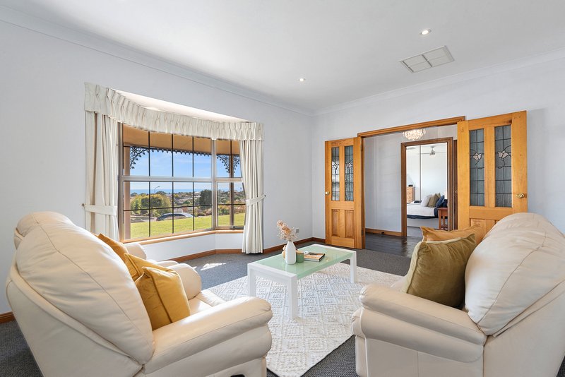 Photo - 5 Norma Court, Hallett Cove SA 5158 - Image 4