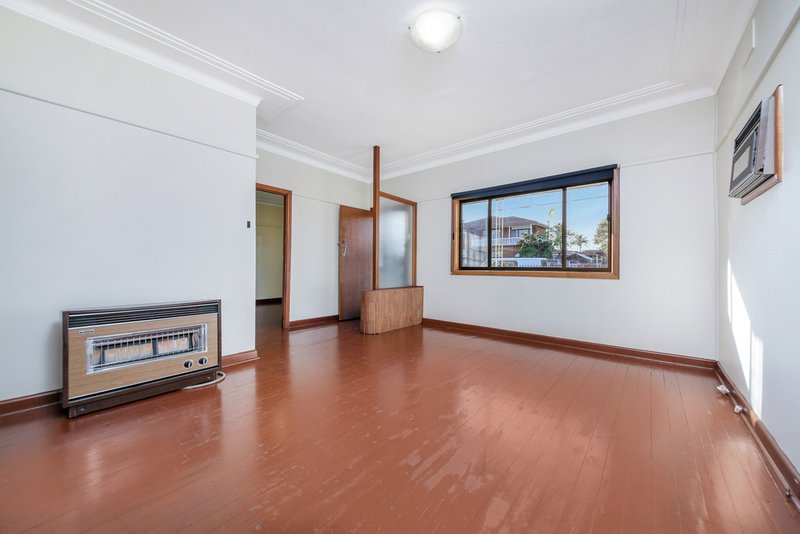 Photo - 5 Norman Street, Condell Park NSW 2200 - Image 2