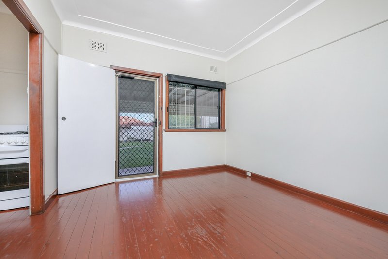 Photo - 5 Norman Street, Condell Park NSW 2200 - Image 4