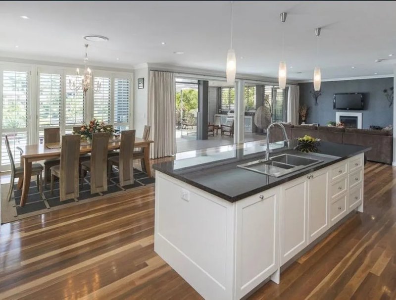 Photo - 5 North Bank Court, Helensvale QLD 4212 - Image 2