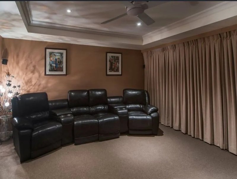 Photo - 5 North Bank Court, Helensvale QLD 4212 - Image 7