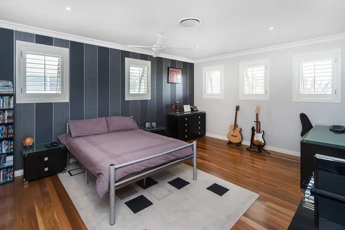 Photo - 5 North Bank Court, Helensvale QLD 4212 - Image 9