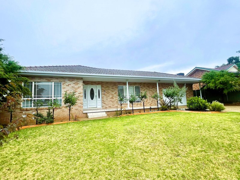 5 North Grove Drive, Griffith NSW 2680