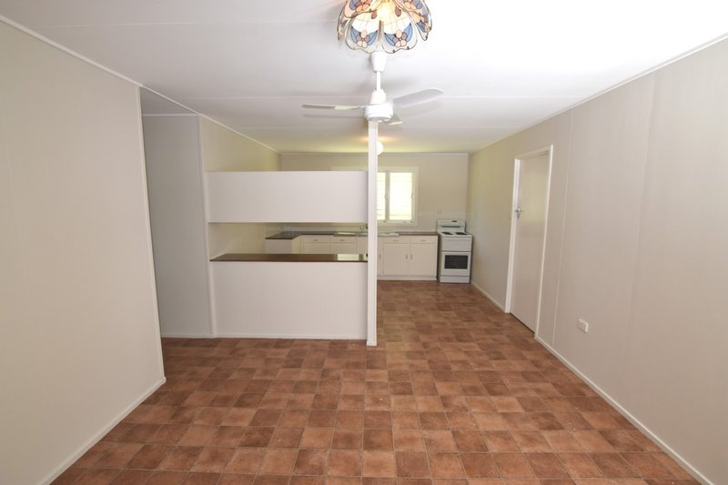 Photo - 5 Norton Lane, West Gladstone QLD 4680 - Image 4