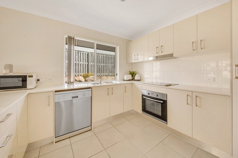 Photo - 5 Numalia Lane, Boyne Island QLD 4680 - Image 9