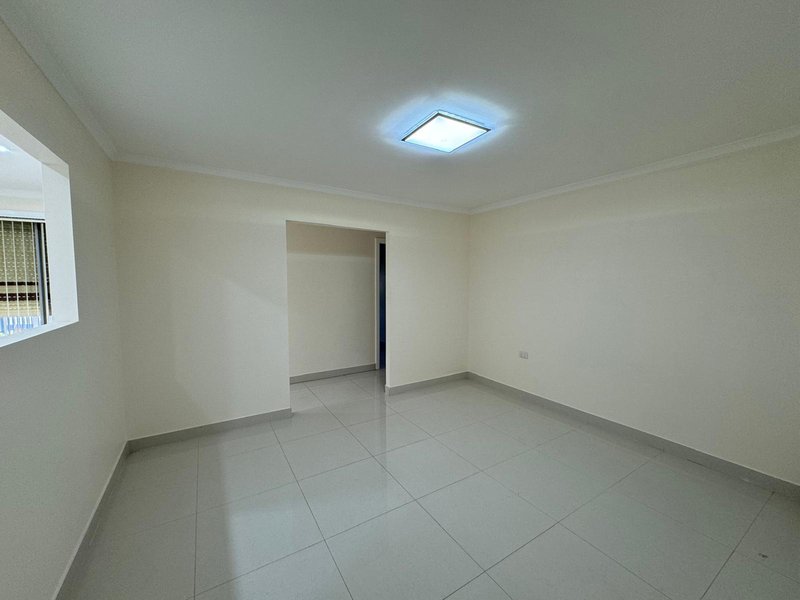 Photo - 5 Oaklea Place, Canley Heights NSW 2166 - Image 3