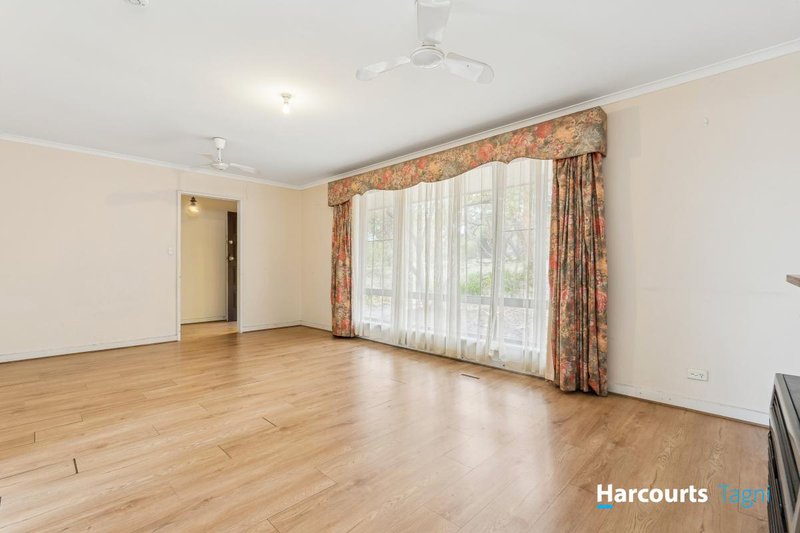 Photo - 5 Oakridge Close, Aberfoyle Park SA 5159 - Image 4