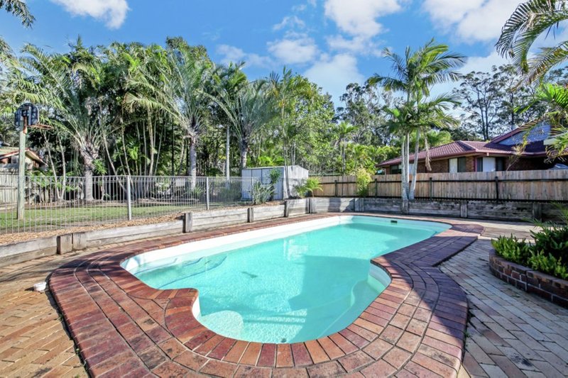 Photo - 5 Oberong Court, Petrie QLD 4502 - Image 2