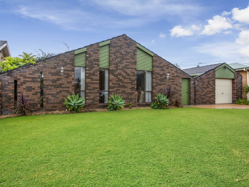 5 Oceanic Place, Old Bar NSW 2430