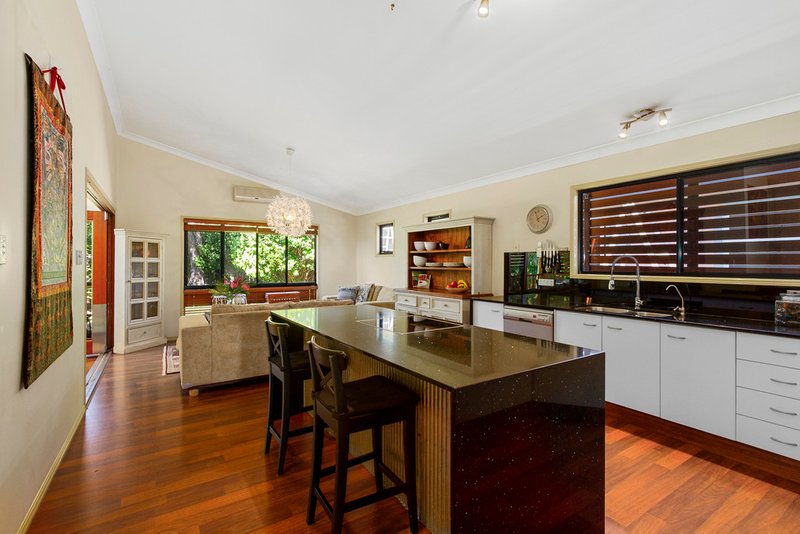 Photo - 5 O'Doherty Avenue, Southport QLD 4215 - Image 8