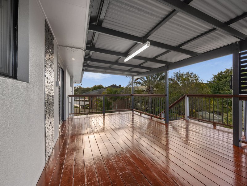 Photo - 5 Olbern Crescent, Yamanto QLD 4305 - Image 2