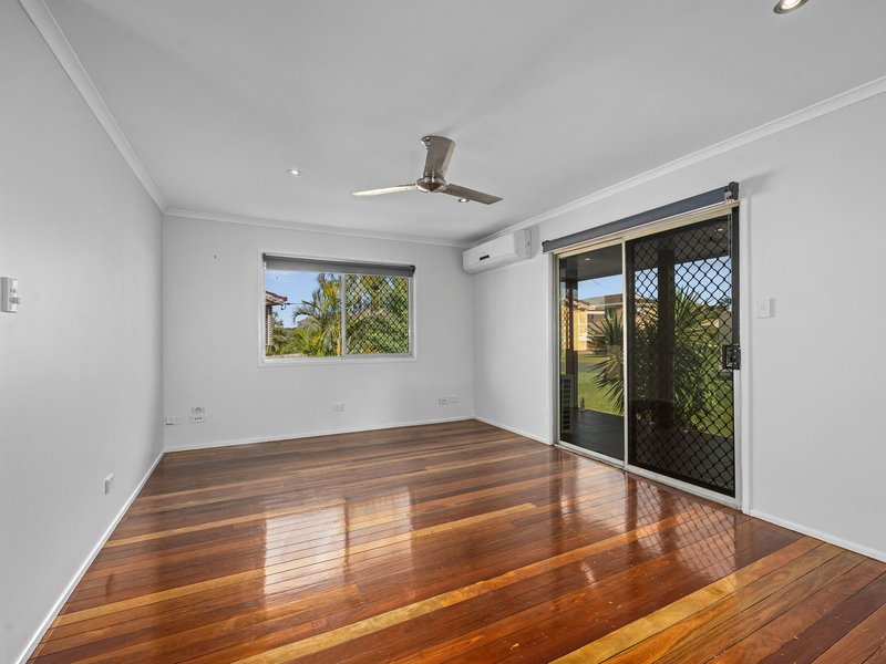 Photo - 5 Olbern Crescent, Yamanto QLD 4305 - Image 10