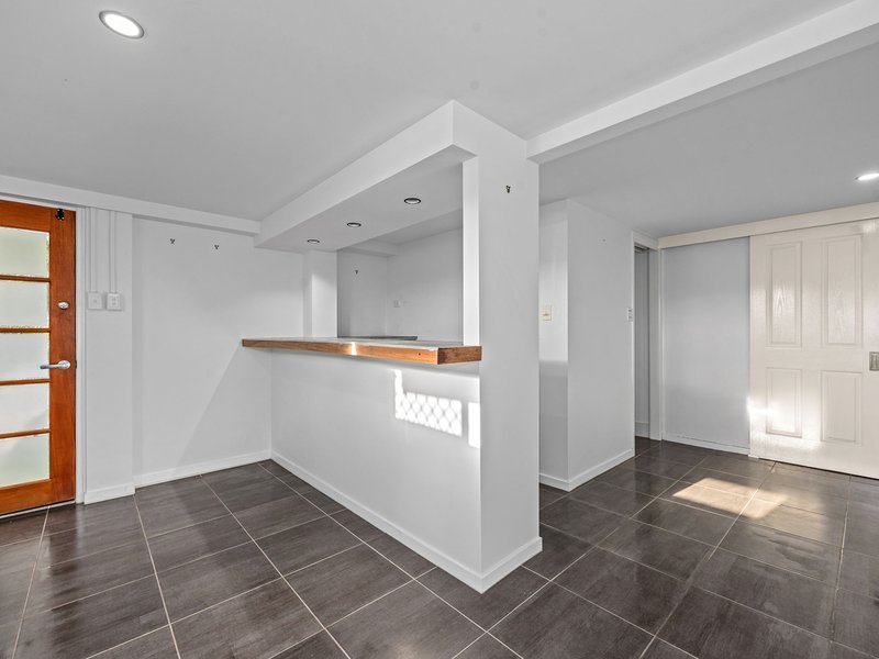 Photo - 5 Olbern Crescent, Yamanto QLD 4305 - Image 17