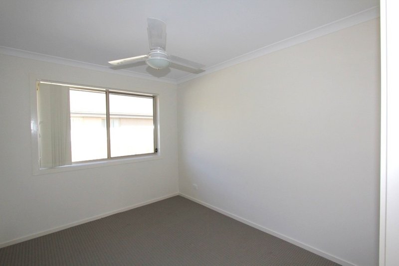 Photo - 5 Onyx Street, Emerald QLD 4720 - Image 10