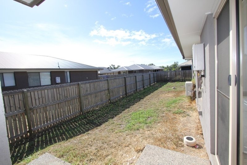 Photo - 5 Onyx Street, Emerald QLD 4720 - Image 16