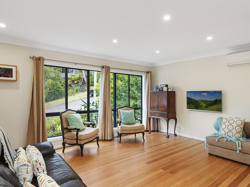 Photo - 5 Oorin Road, Hornsby Heights NSW 2077 - Image 6