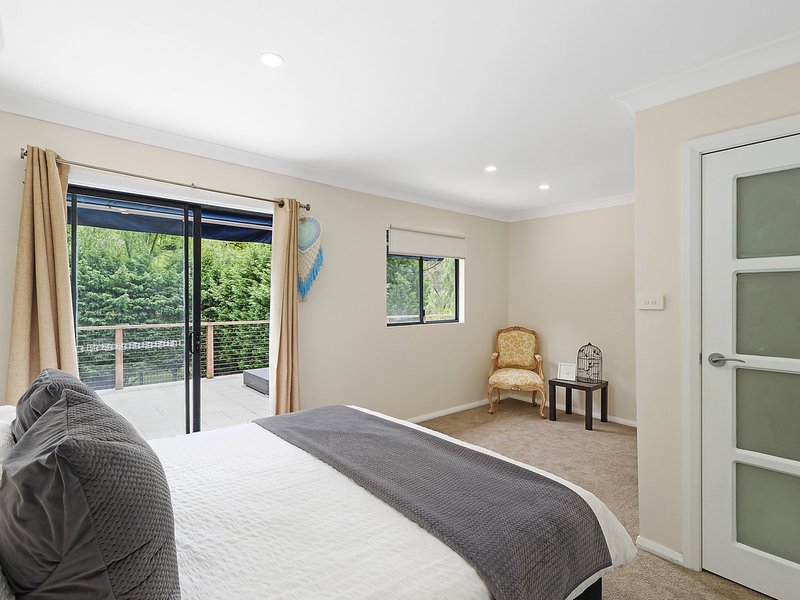 Photo - 5 Oorin Road, Hornsby Heights NSW 2077 - Image 10