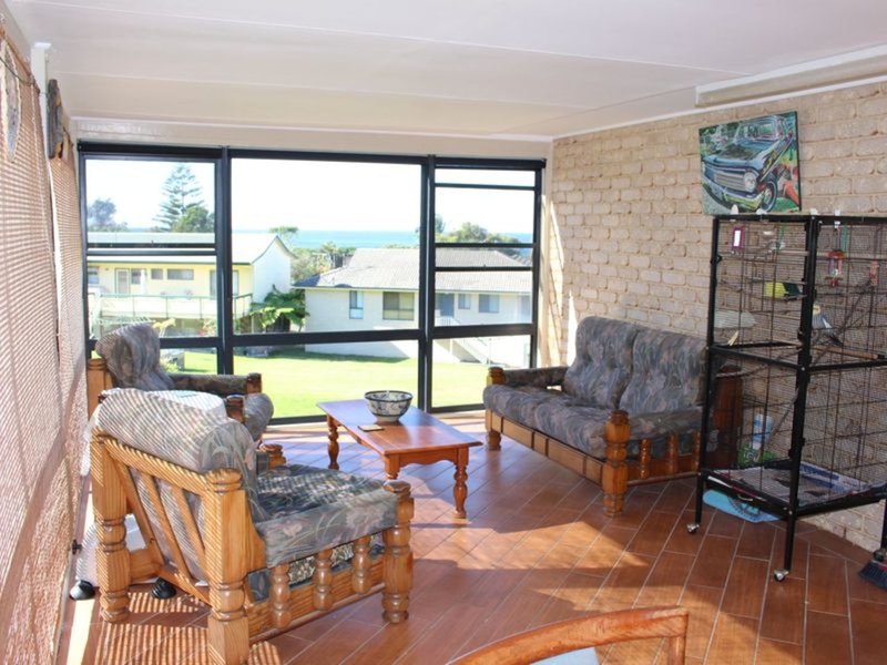 Photo - 5 Orana Place, Hallidays Point NSW 2430 - Image 15