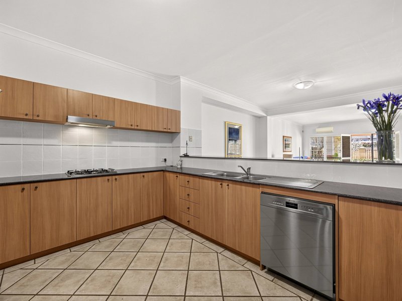 Photo - 5 Orchard Way, East Perth WA 6004 - Image 9