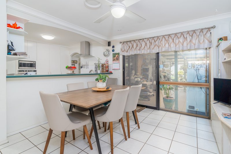 Photo - 5 Orlando Crescent, Springwood QLD 4127 - Image 6