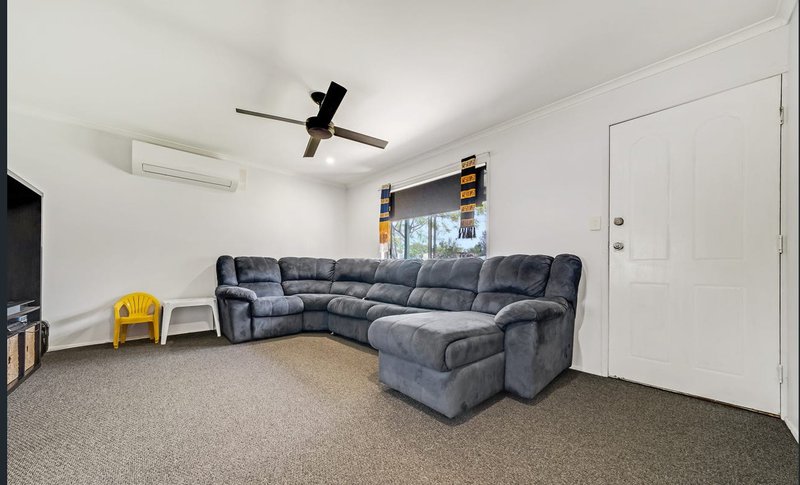 Photo - 5 Orm Court, Marsden QLD 4132 - Image 3