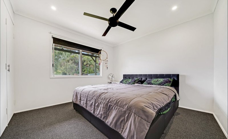 Photo - 5 Orm Court, Marsden QLD 4132 - Image 5