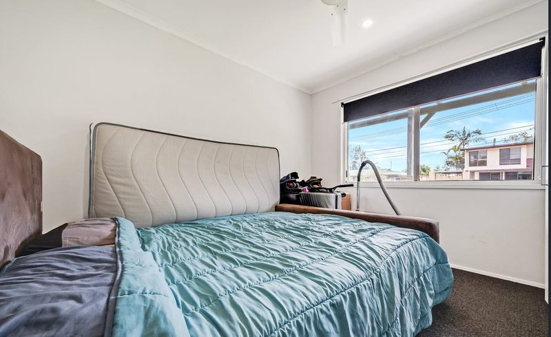 Photo - 5 Orm Court, Marsden QLD 4132 - Image 8