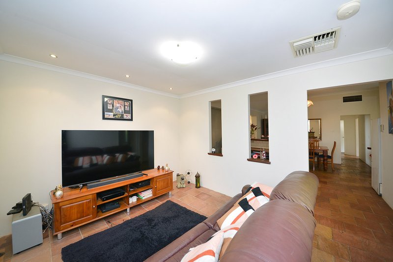 Photo - 5 Ormiston Gardens, Clarkson WA 6030 - Image 2