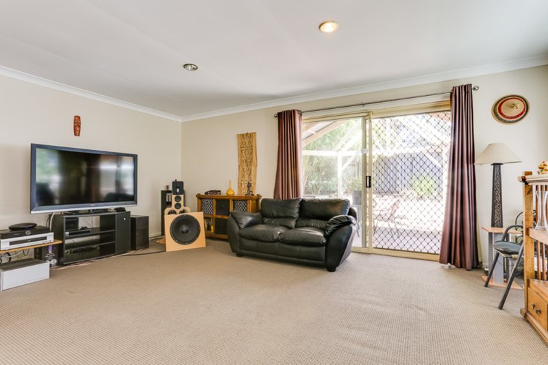 Photo - 5 Ornata Place, Forest Lake QLD 4078 - Image 2