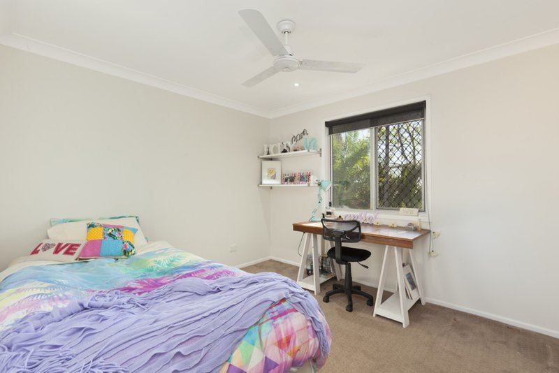 Photo - 5 Osanna Street, Daisy Hill QLD 4127 - Image 11