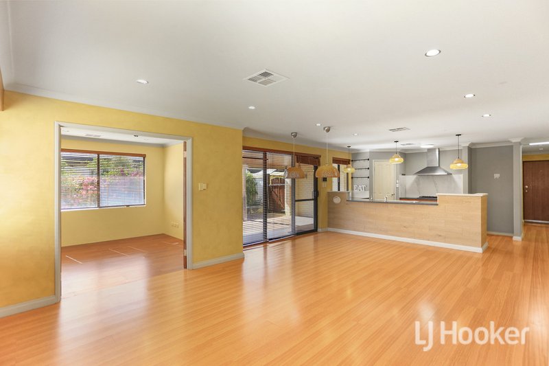 Photo - 5 Osgood Way, Baldivis WA 6171 - Image 3