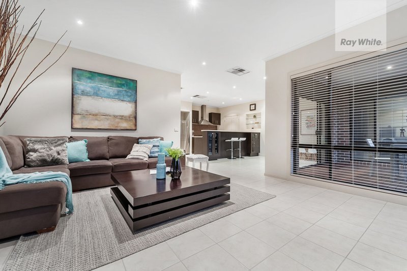 Photo - 5 Osprey Place, Craigieburn VIC 3064 - Image 15