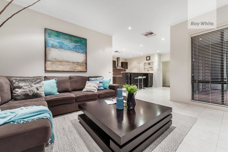 Photo - 5 Osprey Place, Craigieburn VIC 3064 - Image 16