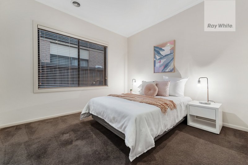 Photo - 5 Osprey Place, Craigieburn VIC 3064 - Image 17