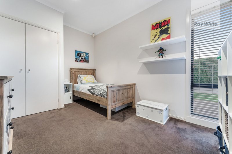 Photo - 5 Osprey Place, Craigieburn VIC 3064 - Image 18