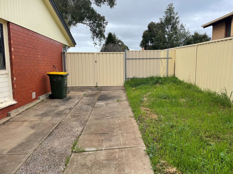 Photo - 5 Oswin Court, Morphett Vale SA 5162 - Image 5