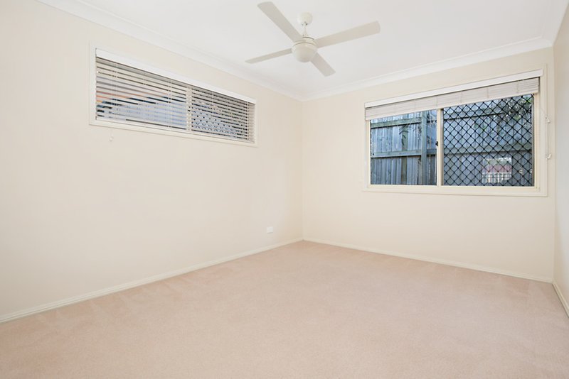 Photo - 5 Oxley Circuit, Daisy Hill QLD 4127 - Image 13