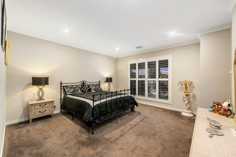 Photo - 5 Pacific Boulevard, Taylors Hill VIC 3037 - Image 9